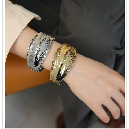 Bracelet with Exaggerated Water Ripple and Fashionable Alloy Texture