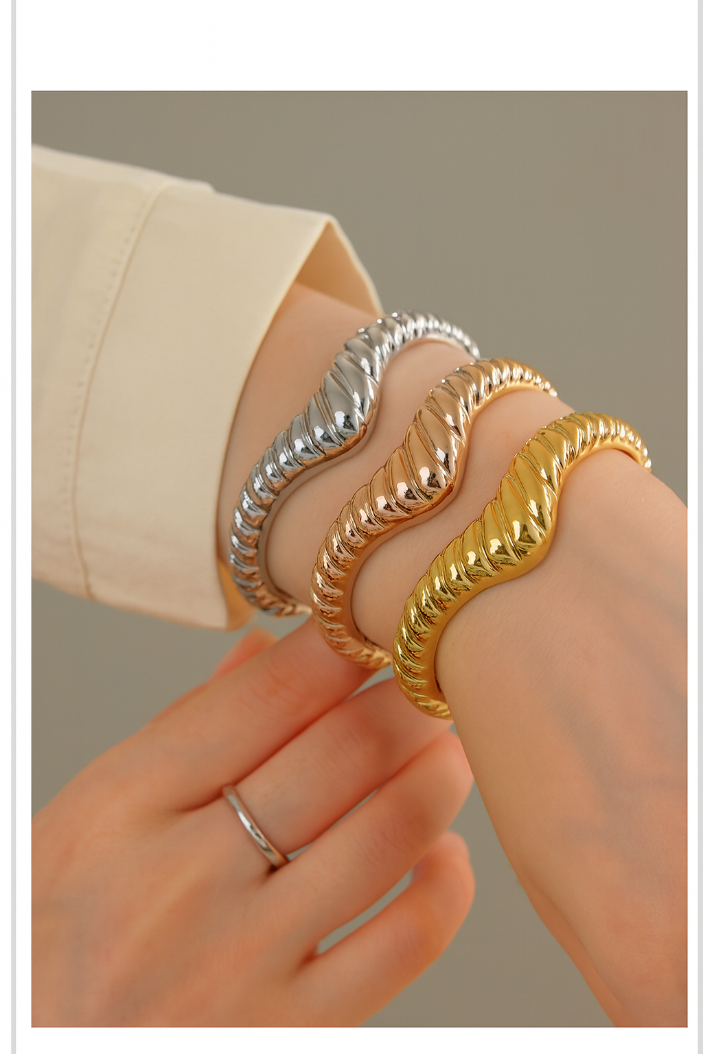 18K Gold Plated Diagonal Alloy Women's High-End Touch Bracelet