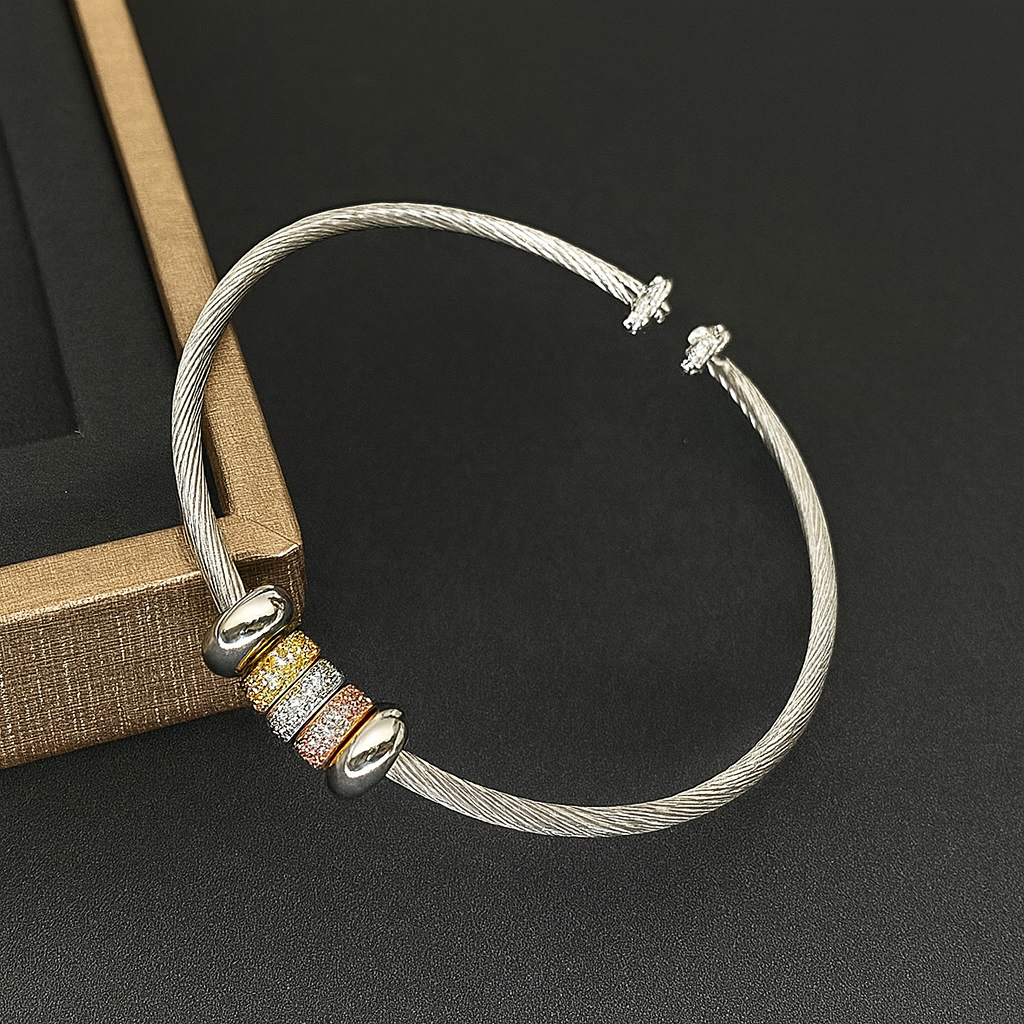 Silver Elastic Circular Bracelet — Stainless Steel with Cubic Zirconia